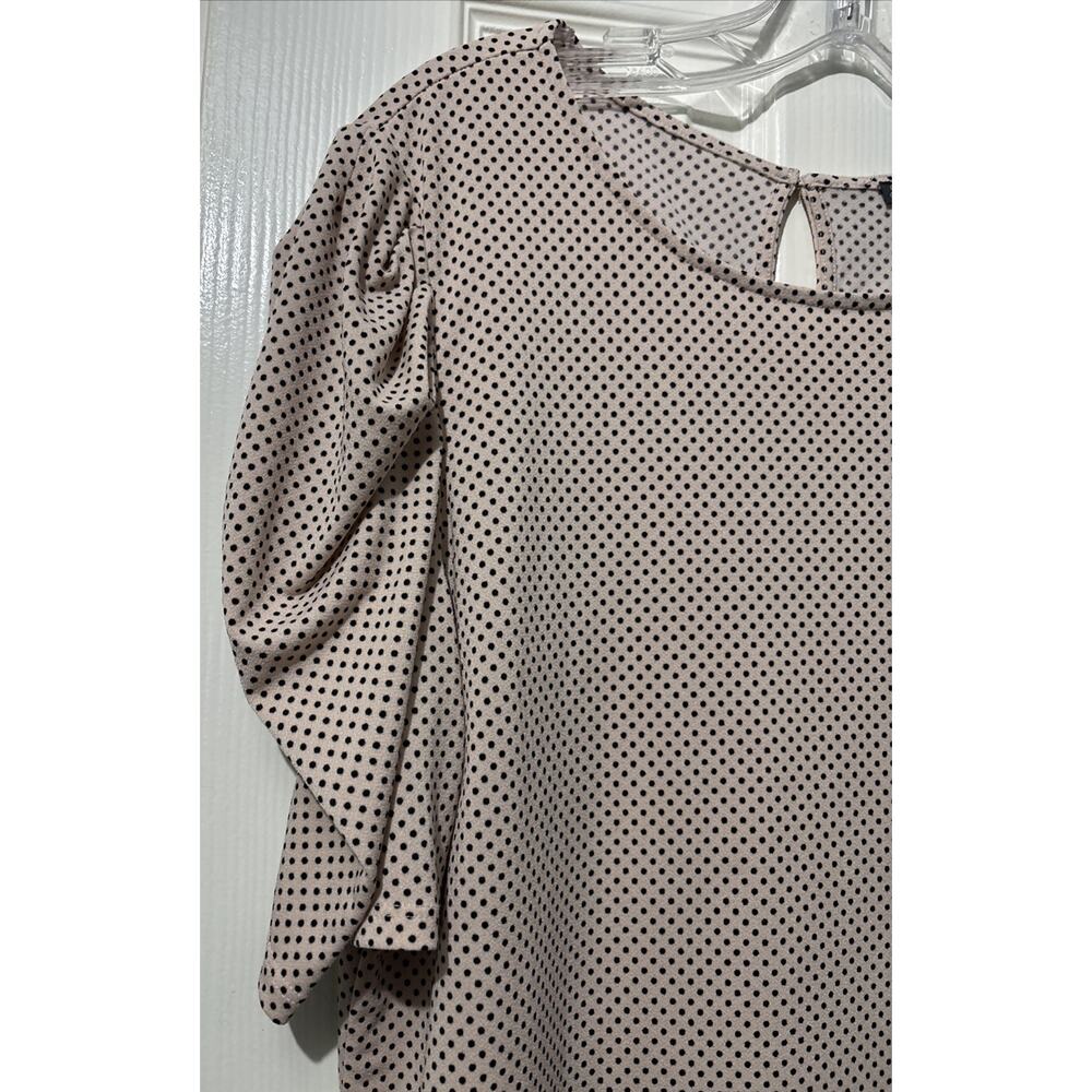 Adrianna Papell Top Size Medium Blush Pink Black Polka Dot Ruched Sleeve Keyhole - Picture 3 of 7